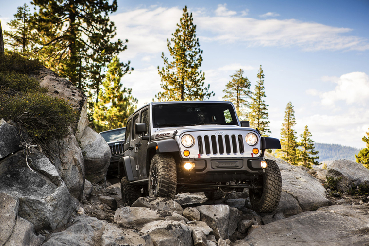 014-2013-jeep-wrangler-rubicon