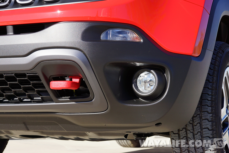 Jeep Renegade Trailhawk without front tow hooks