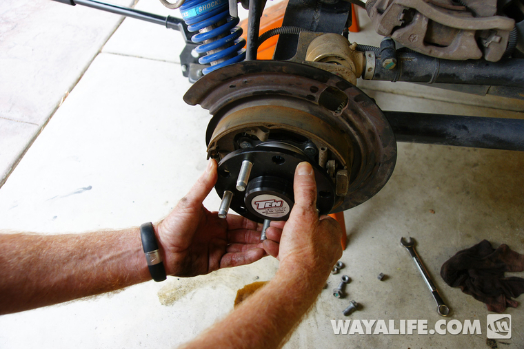 Jeep JK Wrangler Rear Axle Shaft Removal & Installation Write-Up | WAYALIFE  Jeep Forum