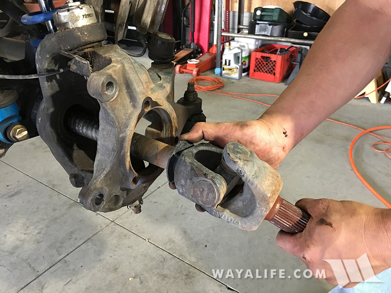 Jeep JK Wrangler Front Axle Shaft Removal & Replacement Write-Up + VIDEO |  WAYALIFE Jeep Forum